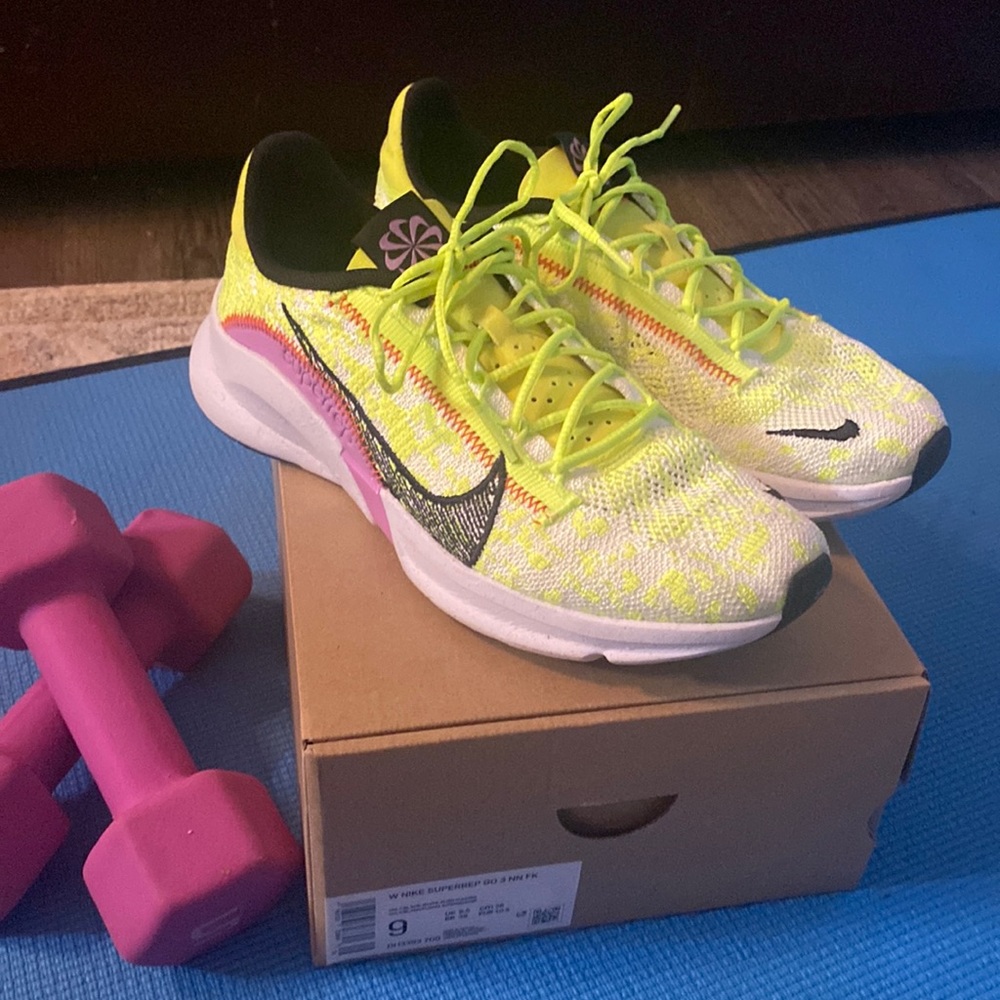 Women HIIT class Nike shoes